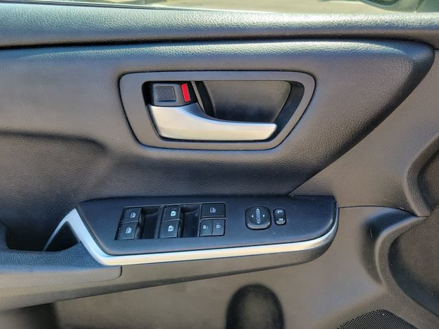 Used 2017 Toyota Camry SE FWD image 18