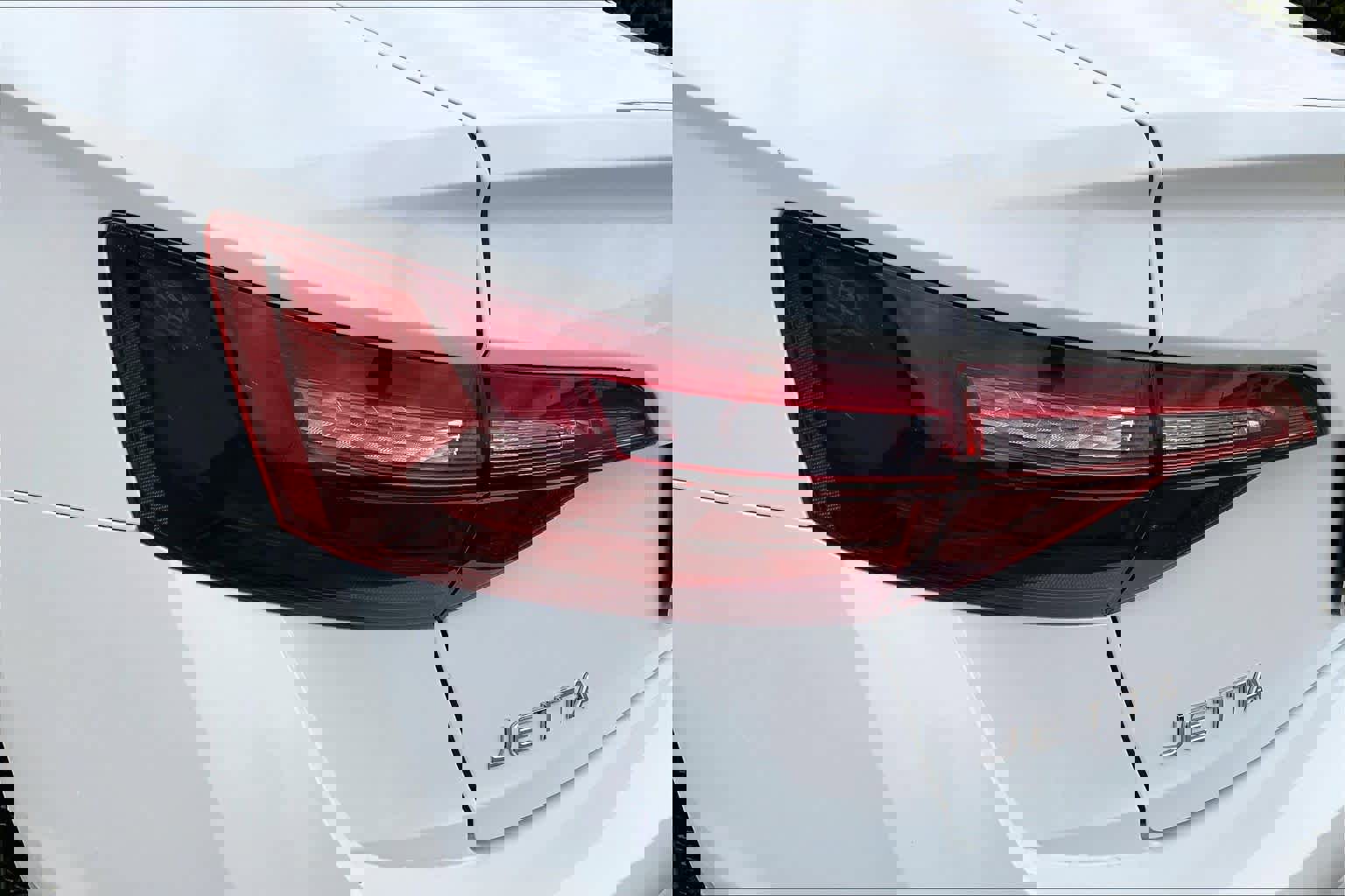 Used 2024 Volkswagen Jetta SEL FWD image 29