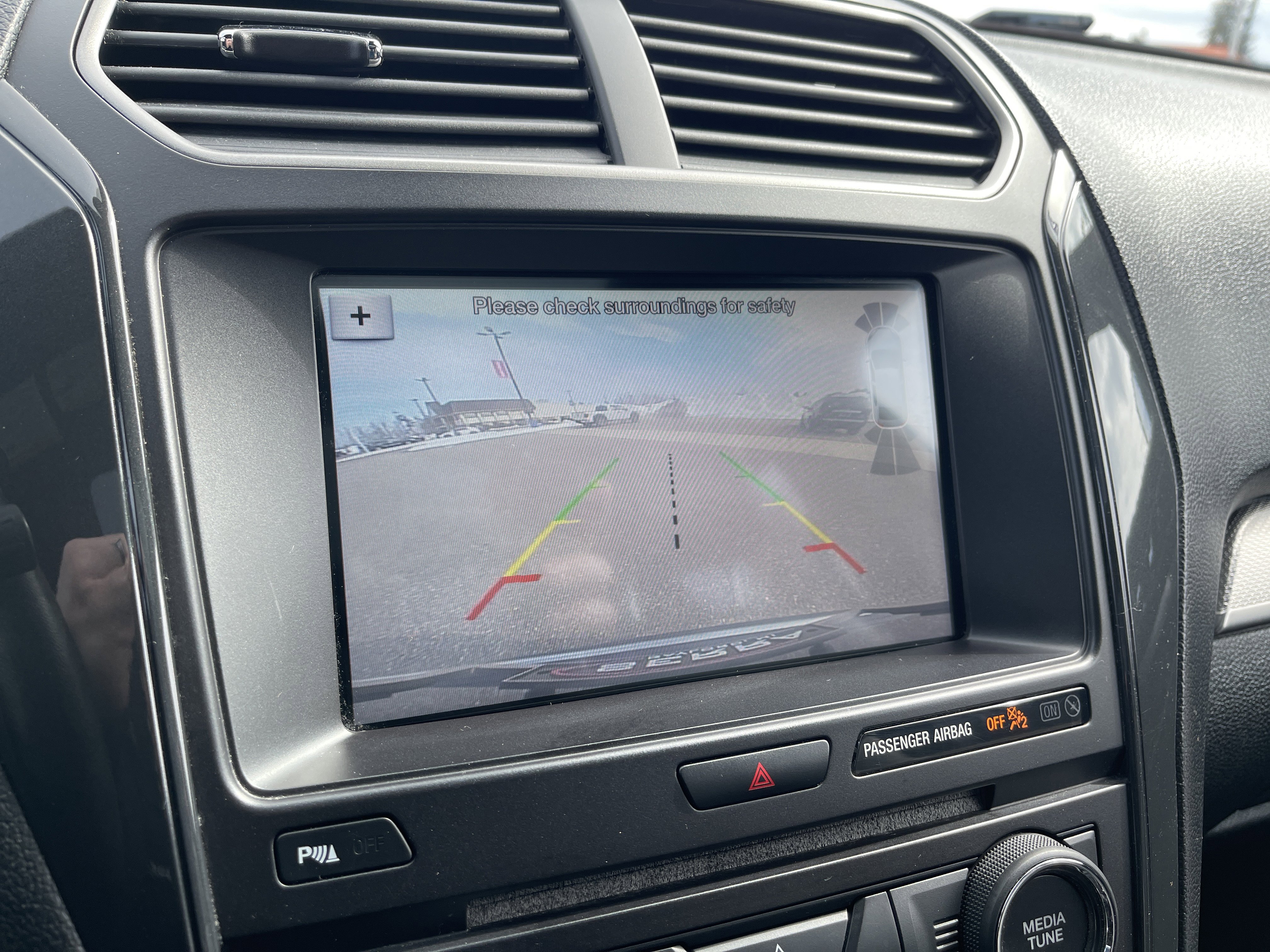 Used 2018 Ford Explorer XLT w/ Equipment Group 202A image 23