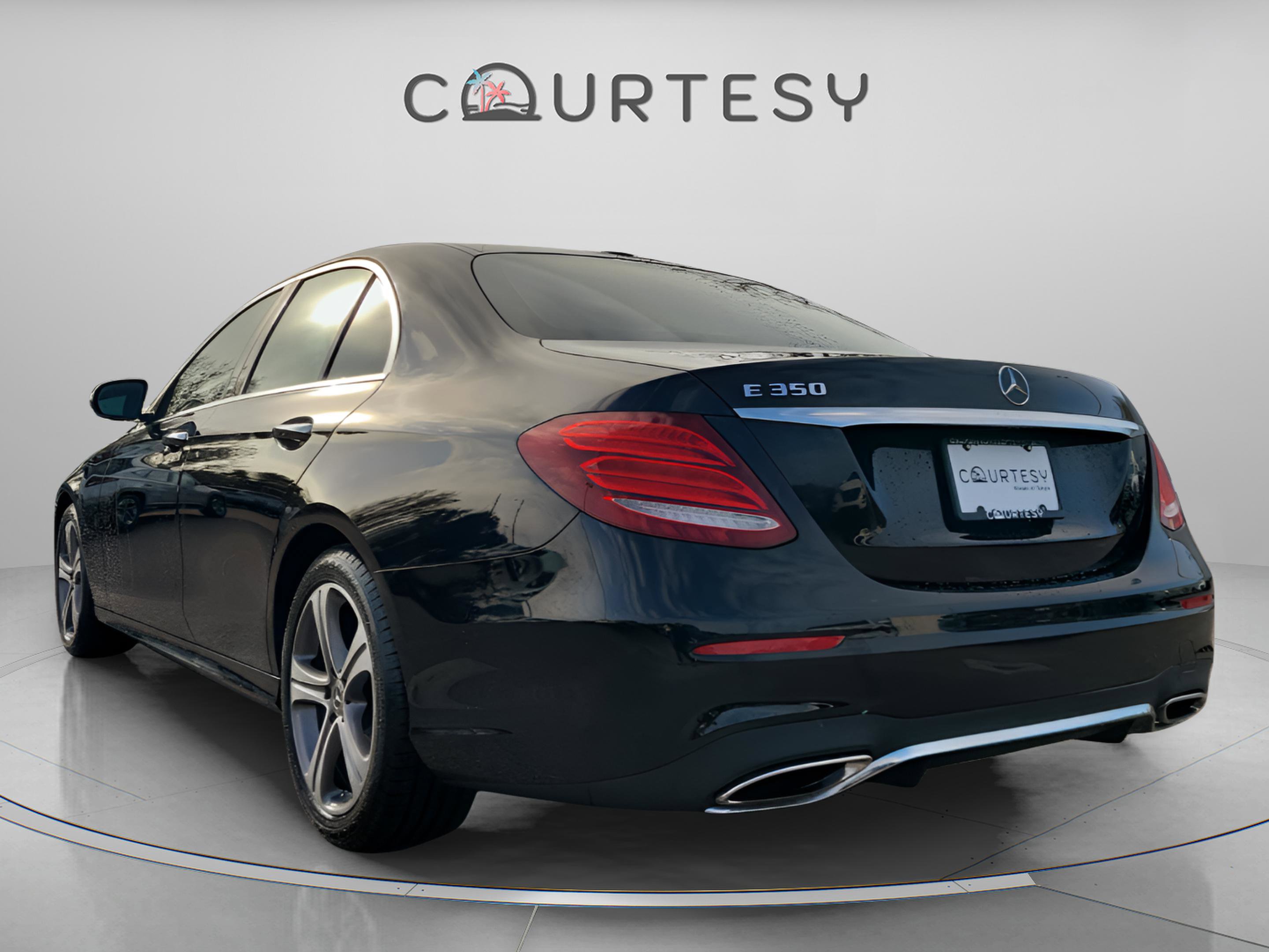 Used 2020 Mercedes-Benz E 350 Sedan image 5