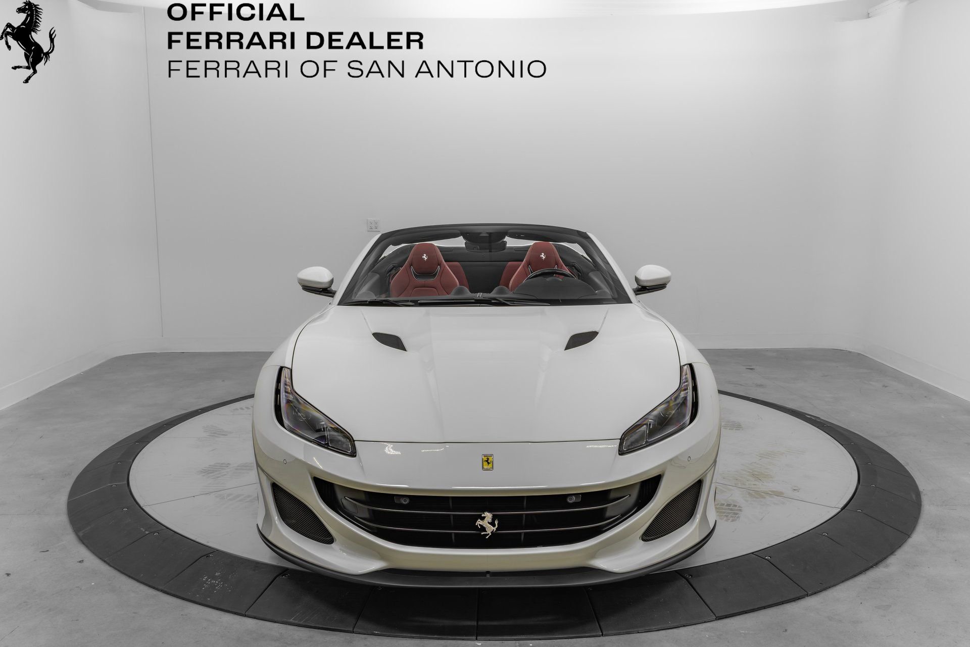 Certified 2020 Ferrari Portofino RWD image 8