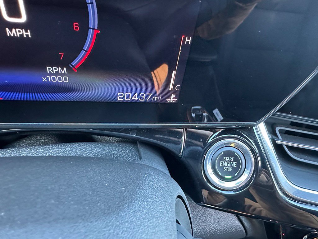 Used 2024 Chevrolet Trax RS w/ Sunroof Package FWD image 11