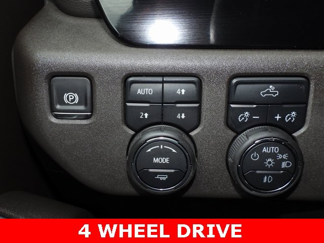 Used 2025 Chevrolet Silverado 2500 LT image 17