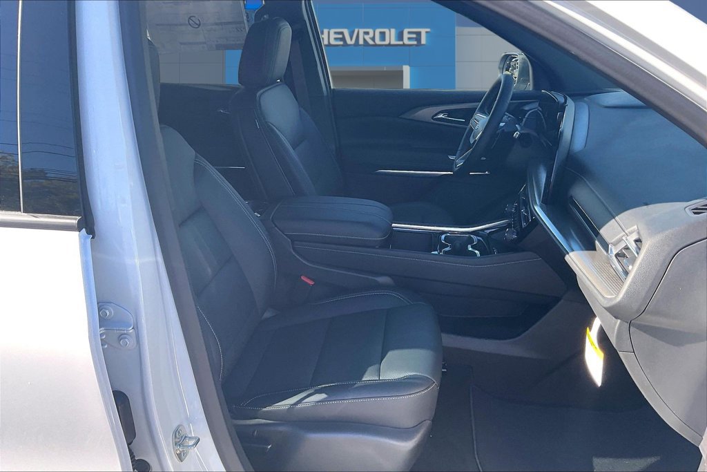New 2027 Chevrolet Traverse LT w/ Driver Confidence Package FWD image 11