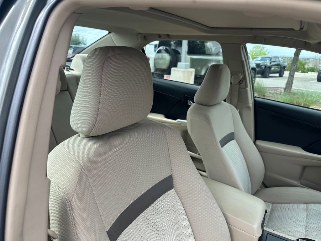Used 2014 Toyota Camry XLE w/ Convenience Package FWD image 16