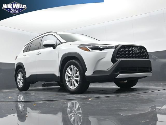 Used 2022 Toyota Corolla Cross LE image 17