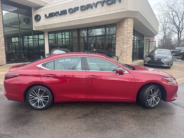Used 2025 Lexus ES 350 350 w/ Premium Package image 2
