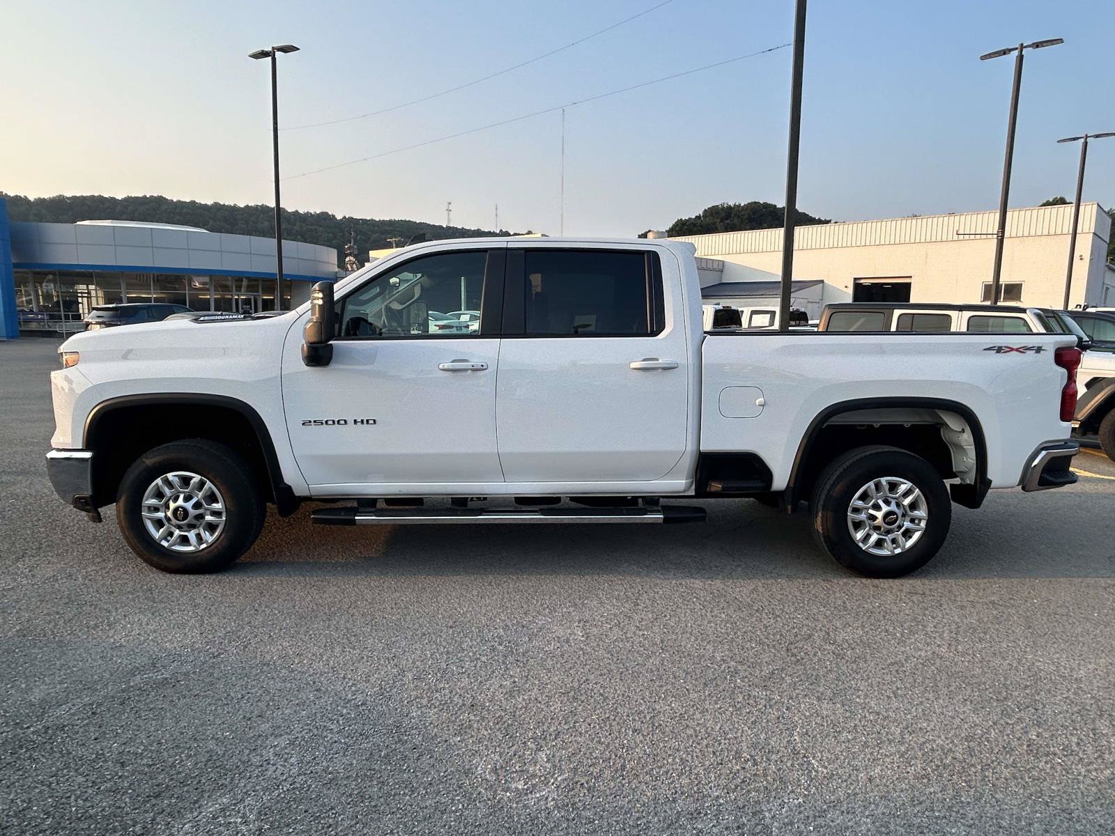 Used 2025 Chevrolet Silverado 2500 LT w/ Safety Package AWD/4WD image 4