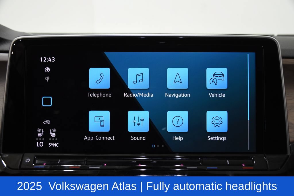 Used 2025 Volkswagen Atlas SE FWD image 18