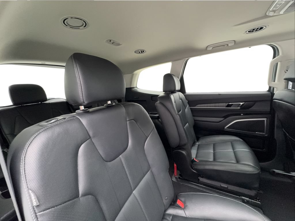 Used 2024 Kia Telluride EX w/ EX Captain's Chair Package AWD/4WD image 30