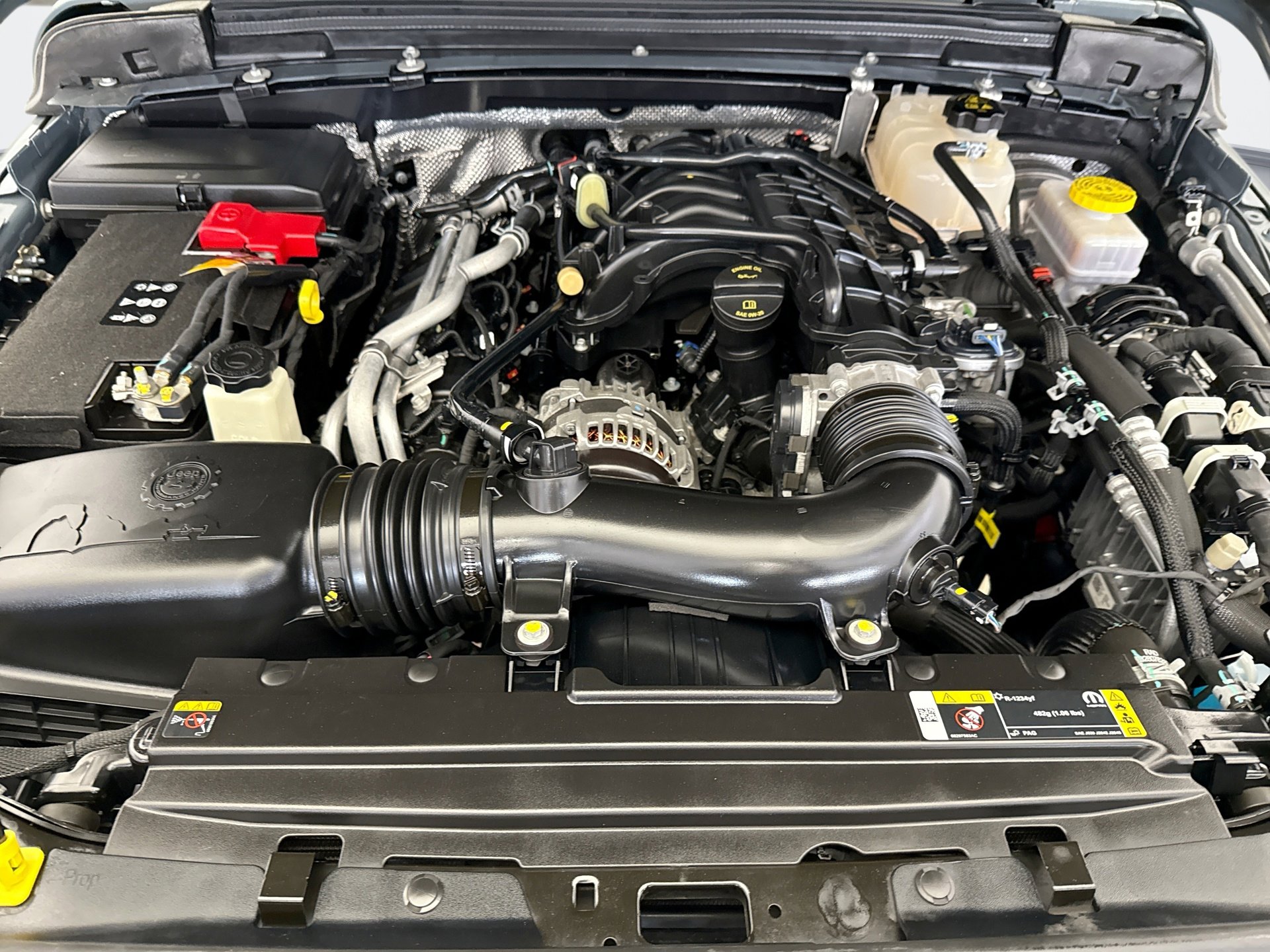 Used 2024 Jeep Wrangler Rubicon w/ Technology Group image 21