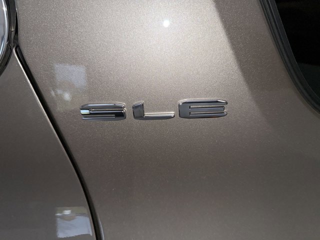 Used 2022 GMC Acadia SLE image 33