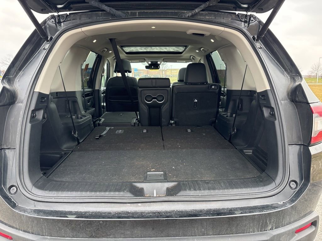 Used 2025 Honda Pilot Touring image 12