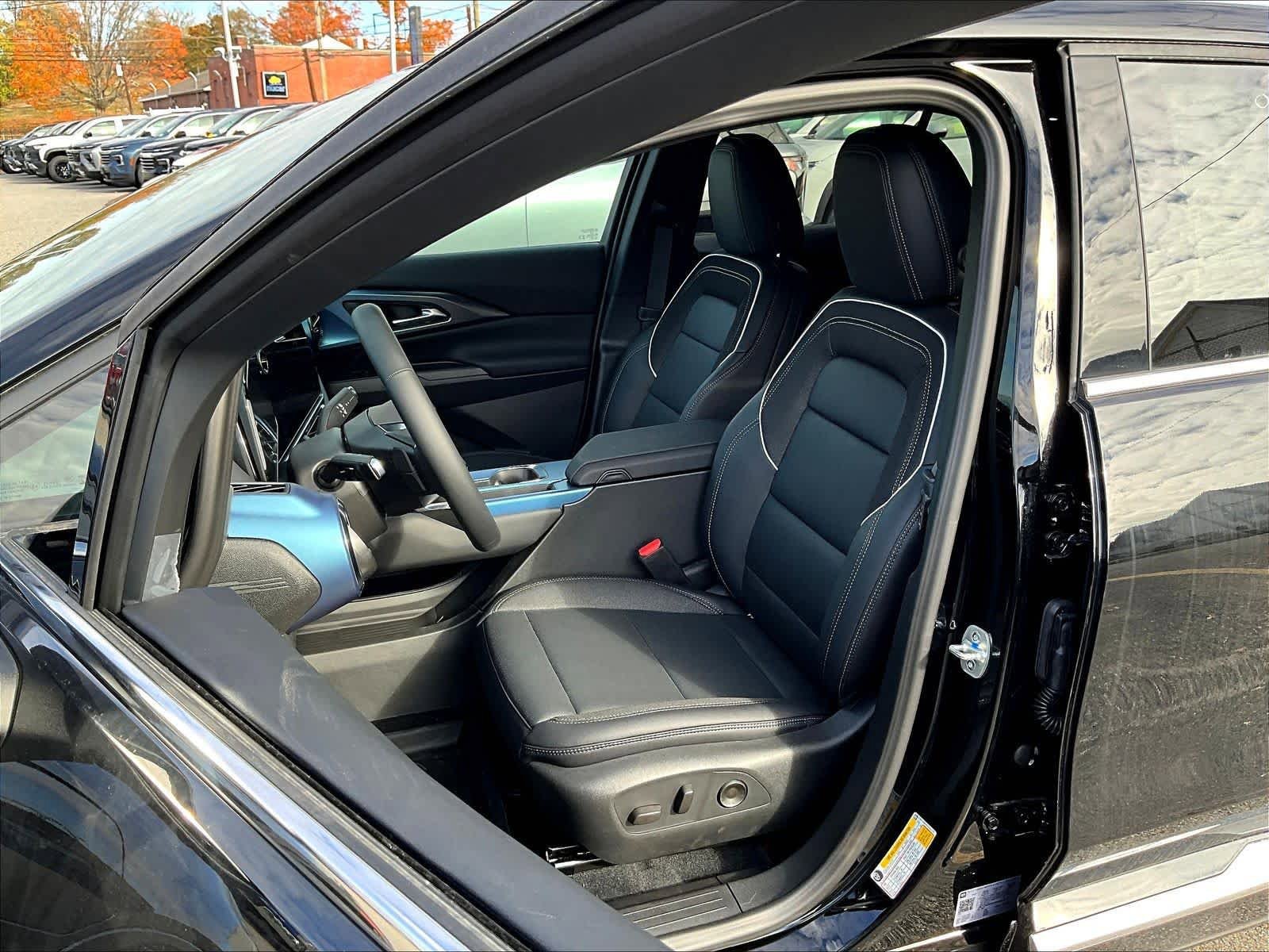 New 2026 Chevrolet Equinox EV LT w/ Convenience Package II FWD image 11