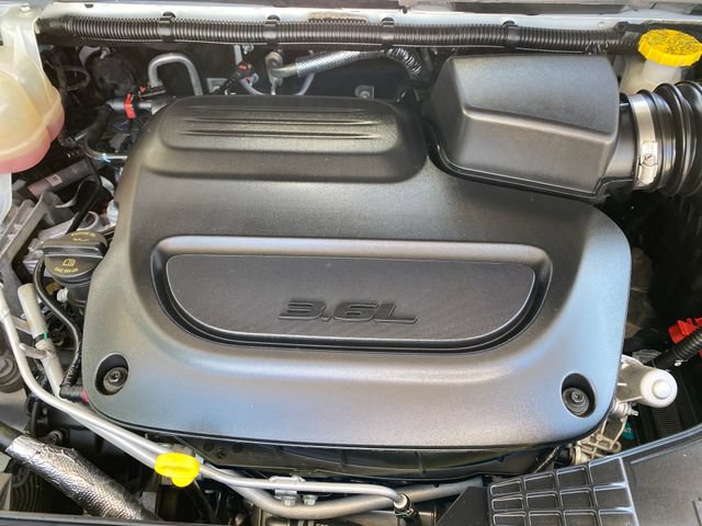 Used 2023 Chrysler Voyager LX FWD image 27