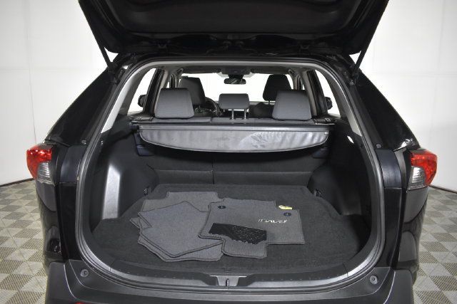 Used 2025 Toyota RAV4 XLE FWD image 29