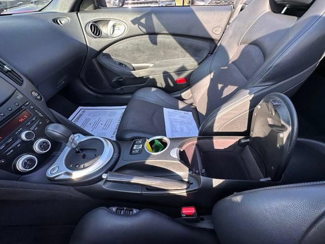 Used 2010 Nissan 370Z Touring RWD image 27