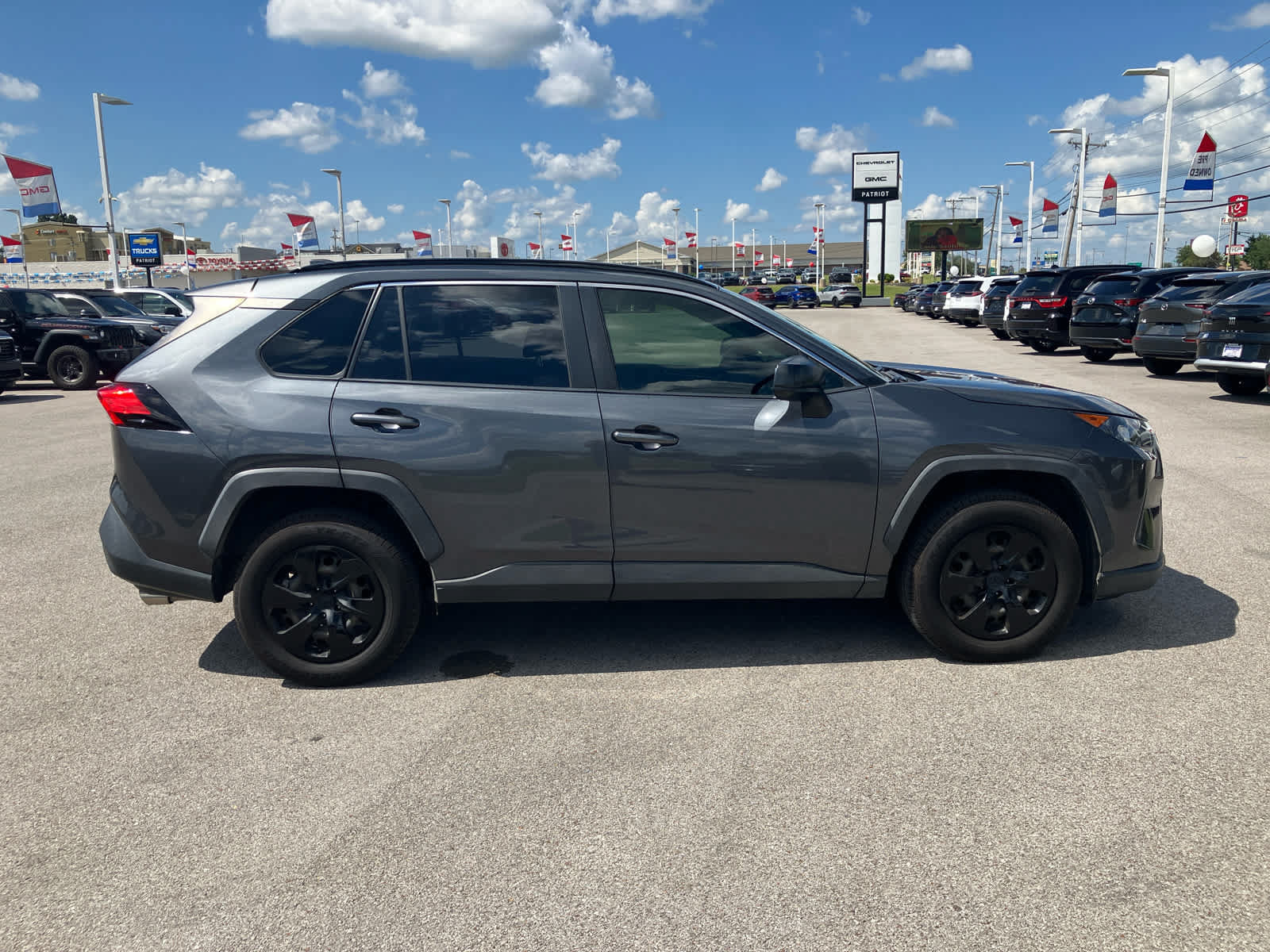 Used 2020 Toyota RAV4 LE w/ All Weather Liner Package AWD/4WD image 8