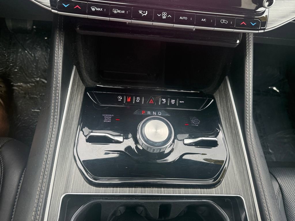 Used 2024 Jeep Wagoneer Series III image 25