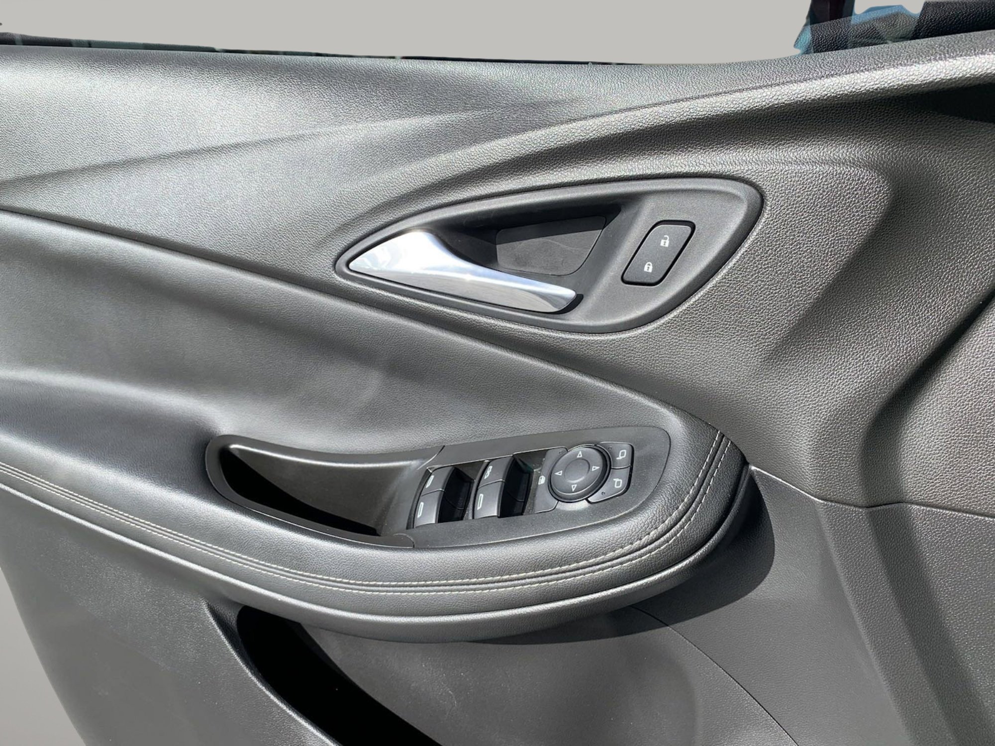 Used 2021 Buick Encore GX Select FWD image 39