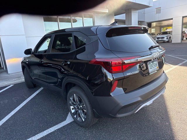 Used 2023 Kia Seltos LX AWD/4WD image 4