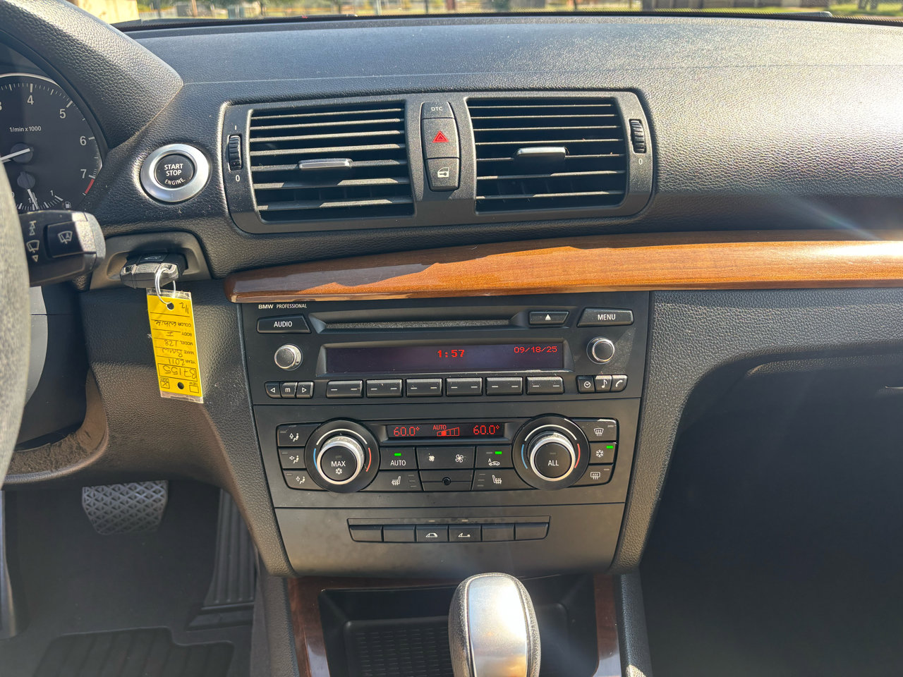 Used 2011 BMW 128i Convertible image 29