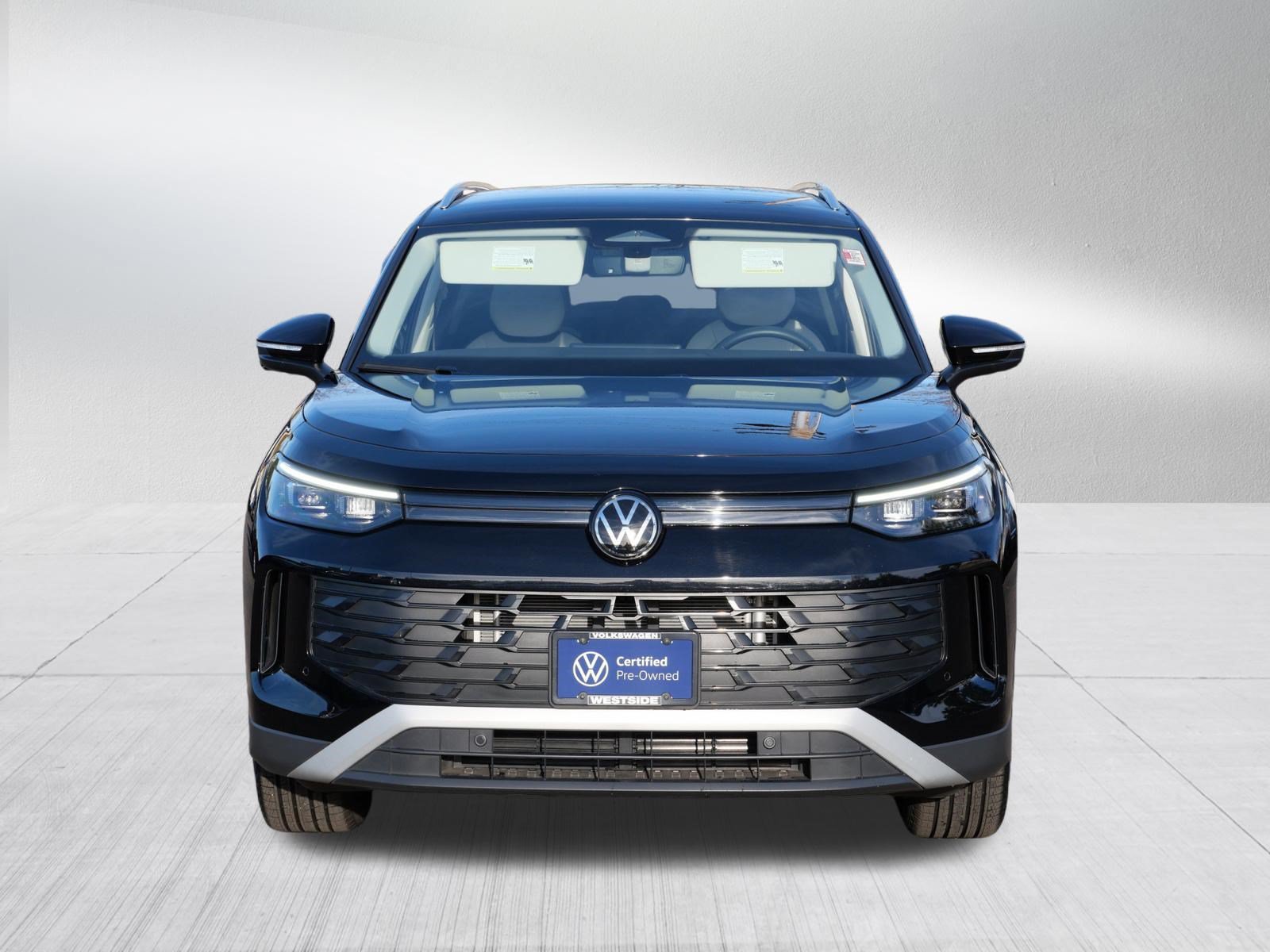 Certified 2025 Volkswagen Tiguan SE AWD/4WD image 2