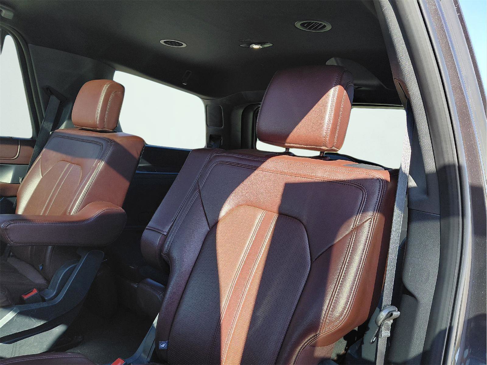 Used 2024 Ford Expedition Limited image 39