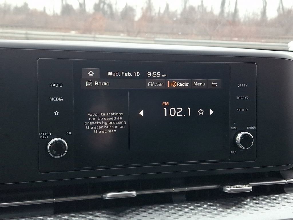 Used 2024 Kia Carnival LX image 3