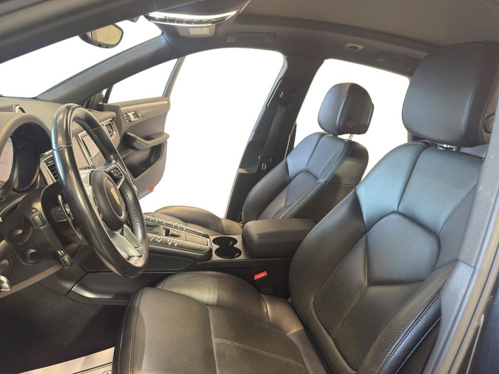 Used 2017 Porsche Macan AWD/4WD image 16