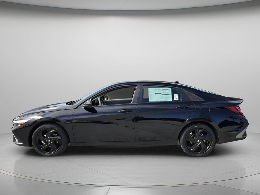 New 2026 Hyundai Elantra SEL Sport Premium FWD image 2