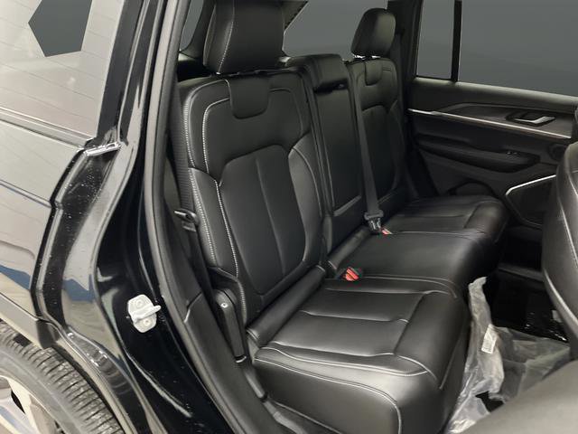 New 2025 Jeep Grand Cherokee Limited w/ Trailer Tow Package image 32