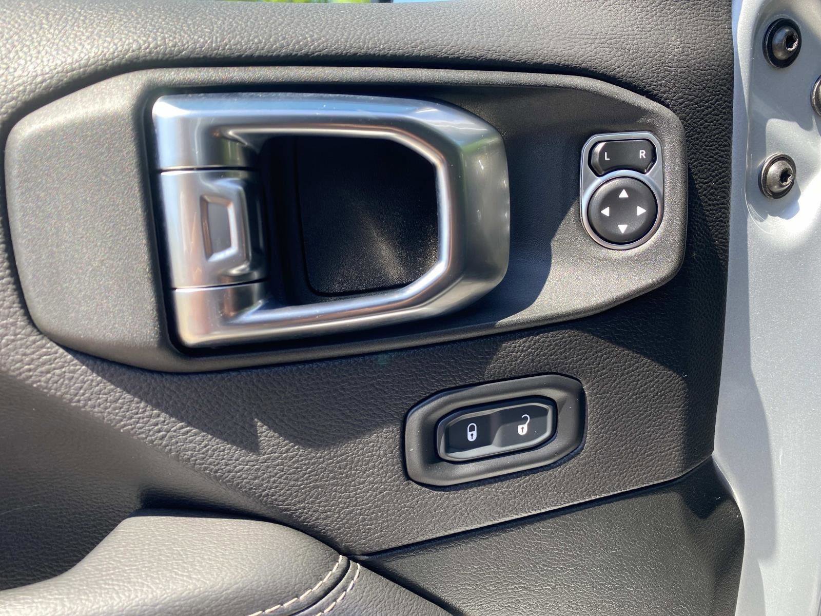 Used 2023 Jeep Wrangler Sahara w/ Cold Weather Group image 21