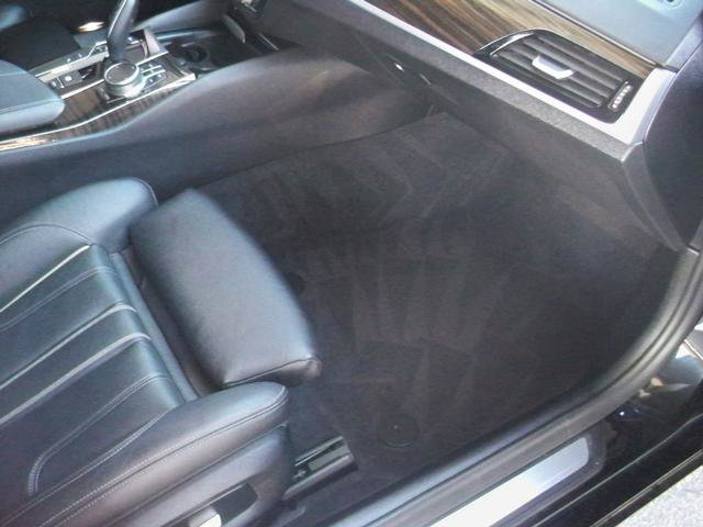 Used 2018 BMW 530e xDrive w/ Premium Package 2 image 18