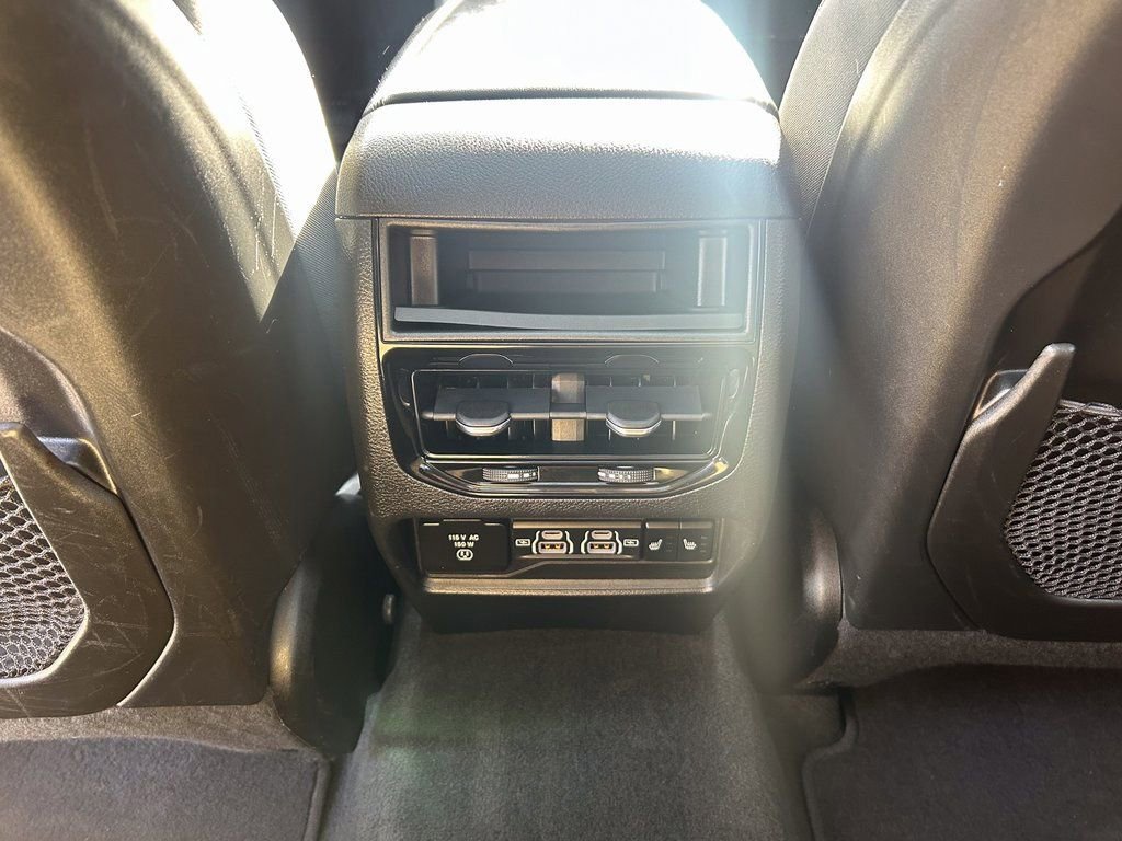 Used 2022 Jeep Grand Cherokee Limited image 33