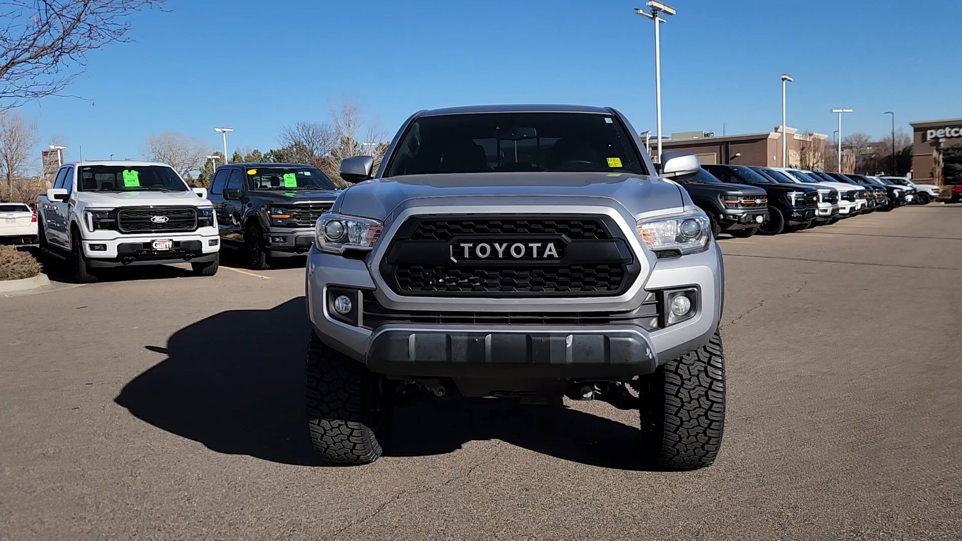 Used 2019 Toyota Tacoma TRD Off-Road image 3