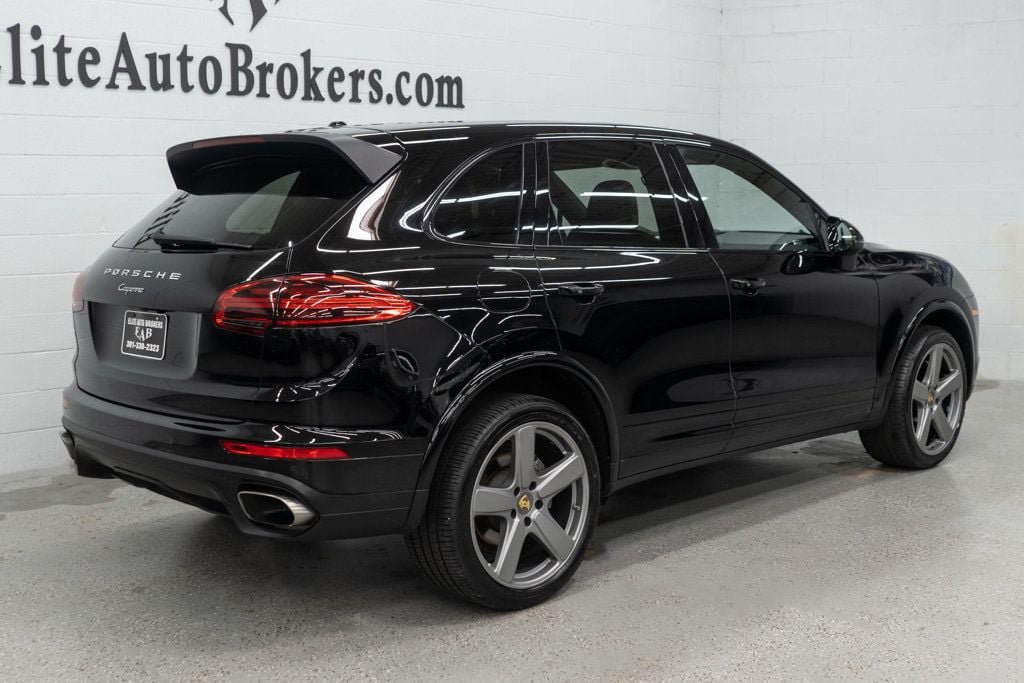 Used 2017 Porsche Cayenne Platinum Edition AWD/4WD image 39