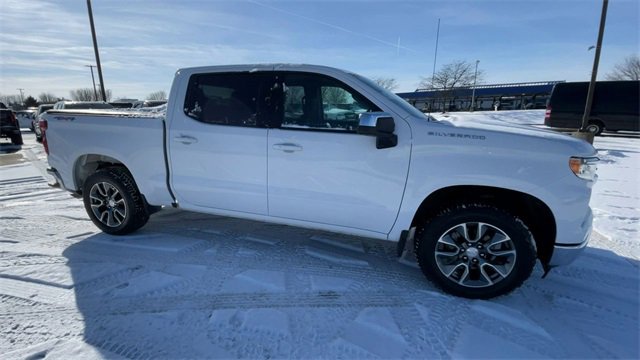Used 2024 Chevrolet Silverado 1500 LT image 3