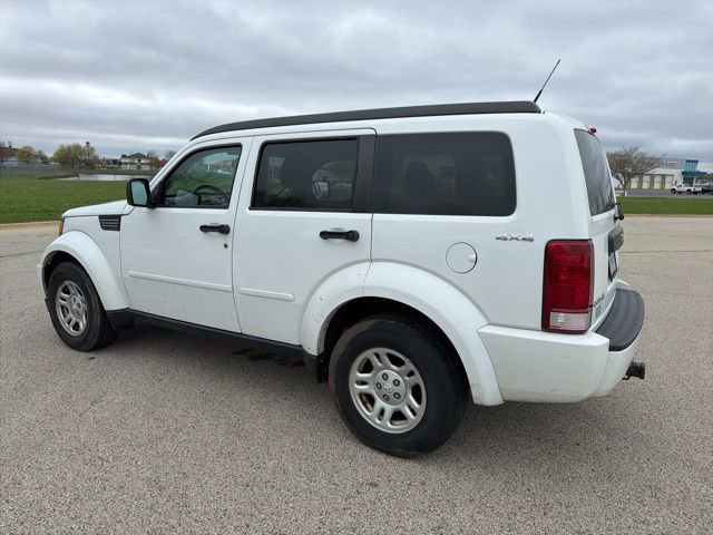Used 2011 Dodge Nitro SE image 2