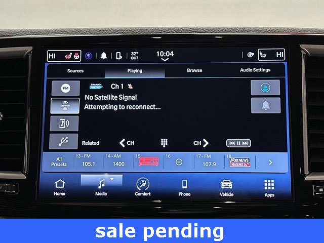 Used 2023 Chrysler Pacifica Touring-L image 11