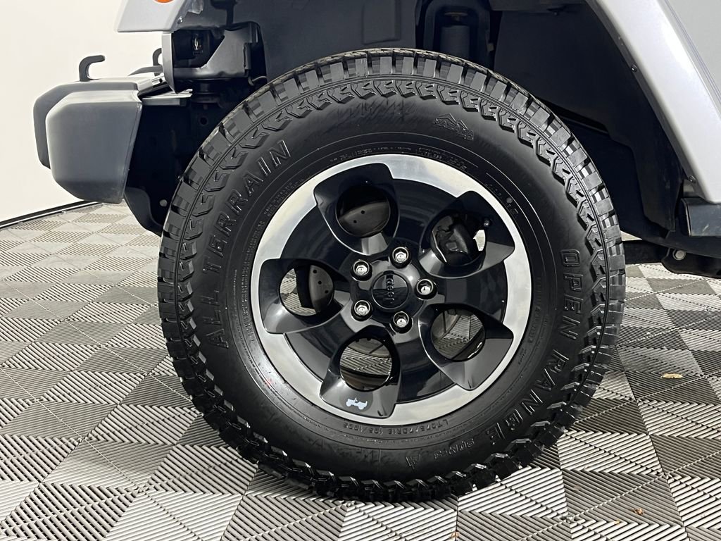 Used 2014 Jeep Wrangler Unlimited Sahara AWD/4WD image 19