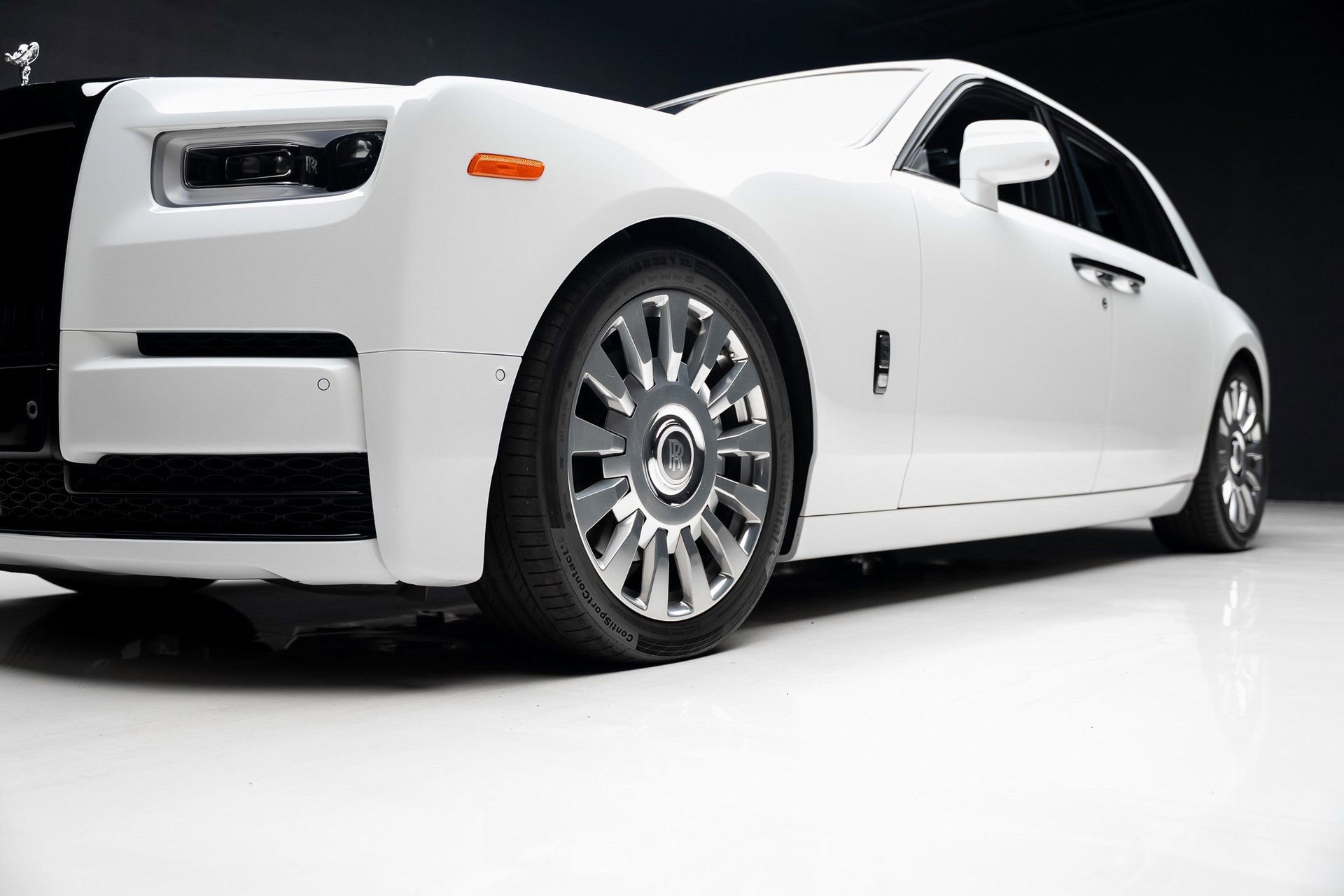 Used 2018 Rolls-Royce Phantom Sedan image 80