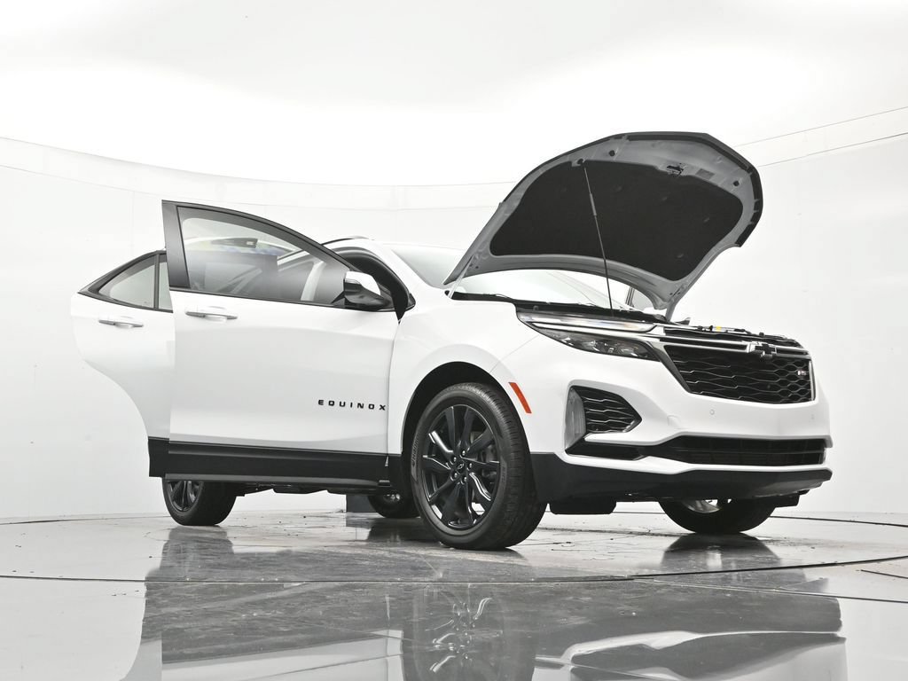 Certified 2022 Chevrolet Equinox RS w/ Infotainment Package FWD image 50