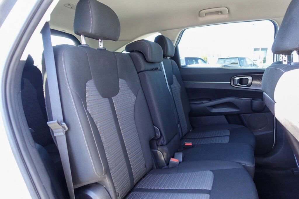 Used 2022 Kia Sorento LX image 14
