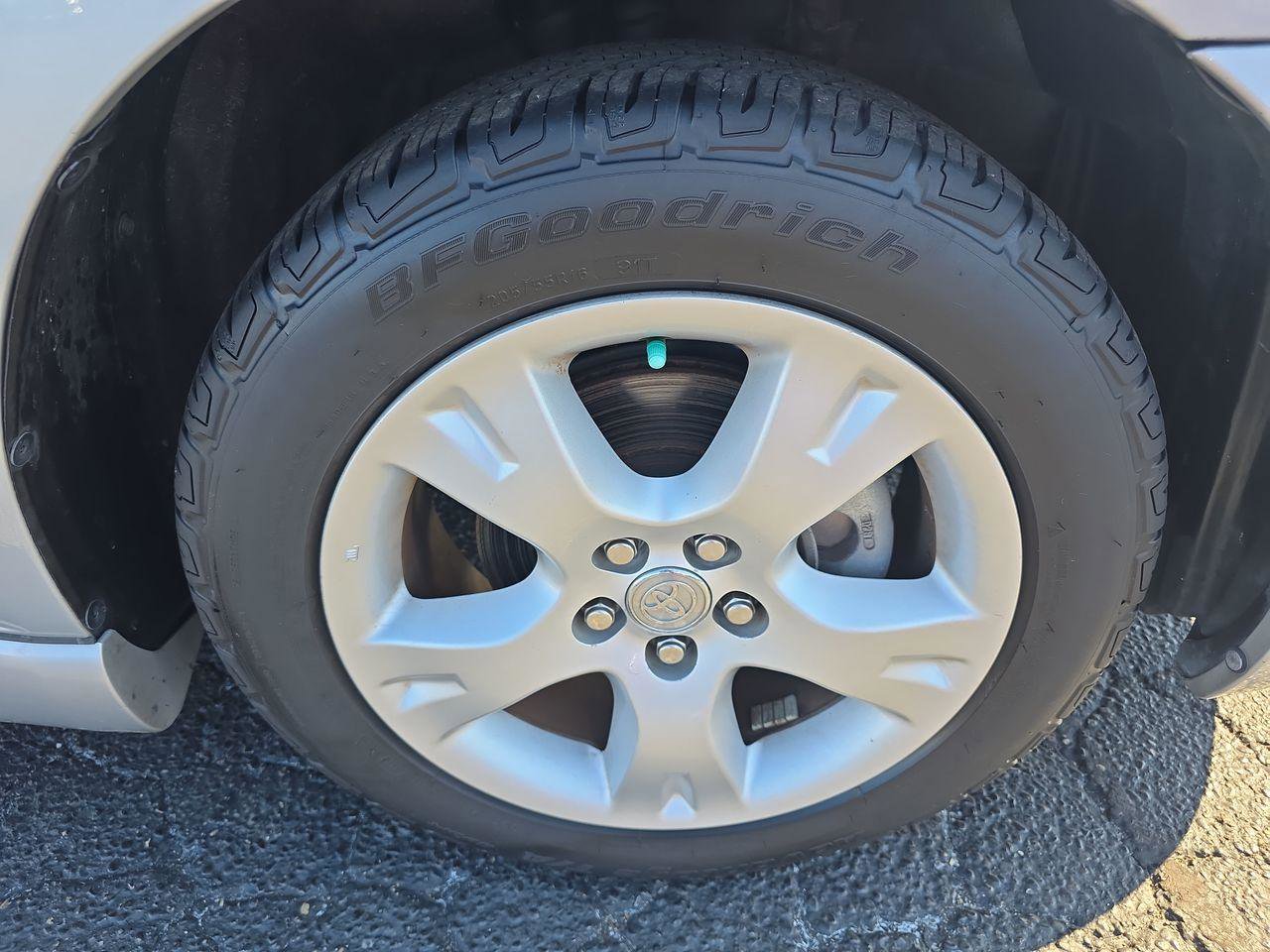 Used 2007 Toyota Matrix XR image 16