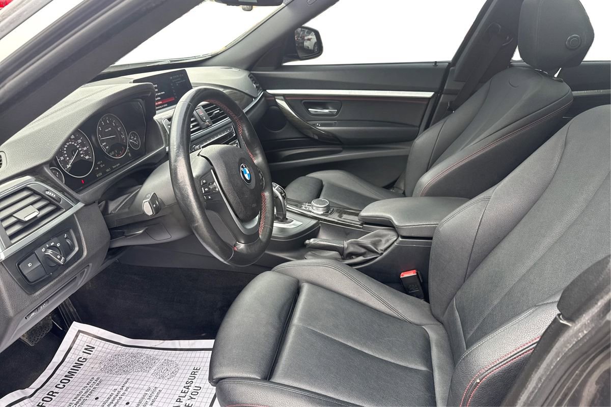 Used 2018 BMW 330i Gran Turismo xDrive image 9
