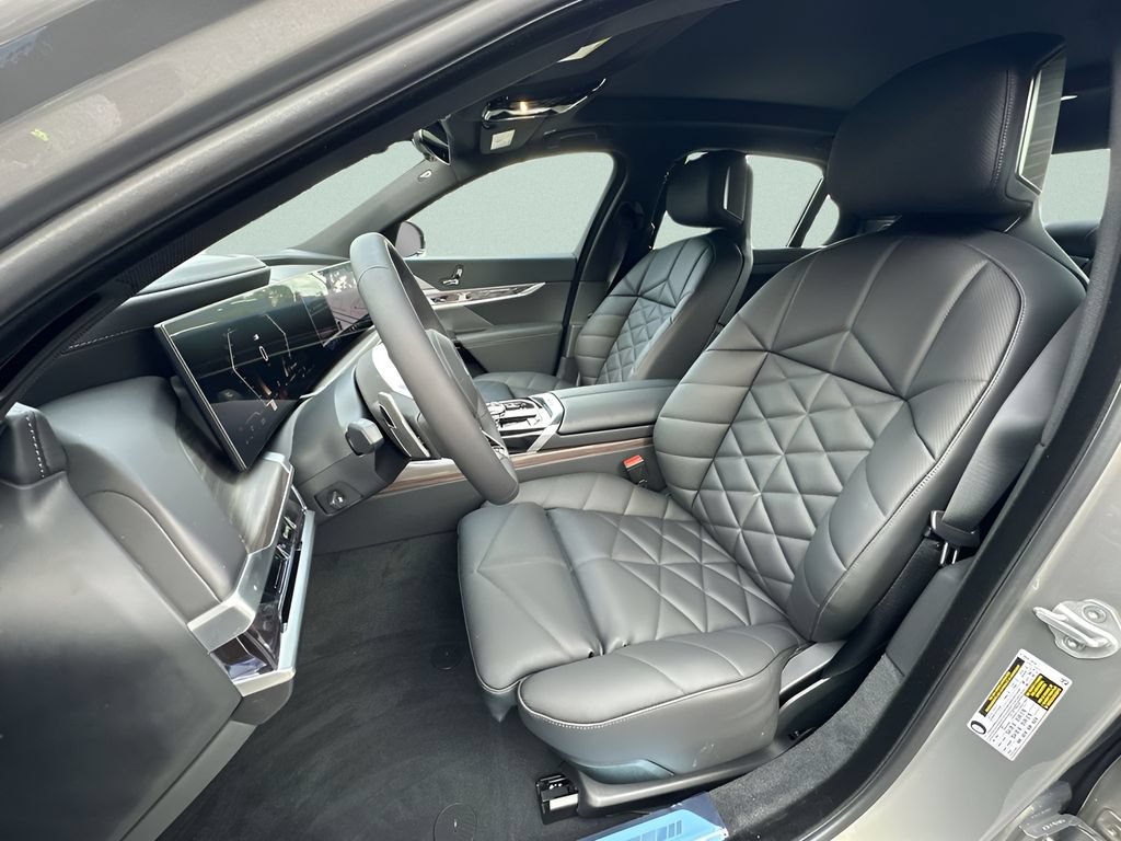 Certified 2026 BMW 740i w/ Premium Package RWD image 13