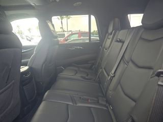 Used 2018 Cadillac Escalade Platinum AWD/4WD image 10