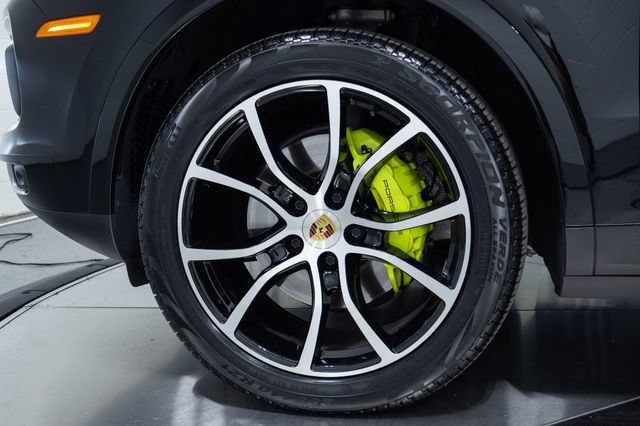 Used 2023 Porsche Cayenne Platinum Edition AWD/4WD image 27