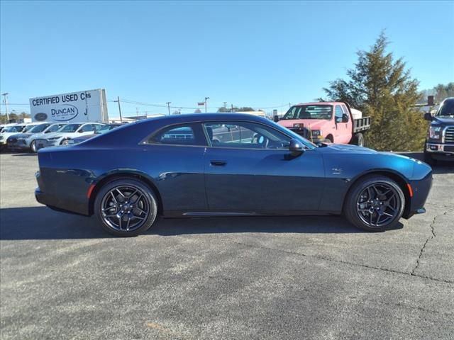 Used 2024 Dodge Charger Daytona R/T w/ Plus Group AWD/4WD image 3